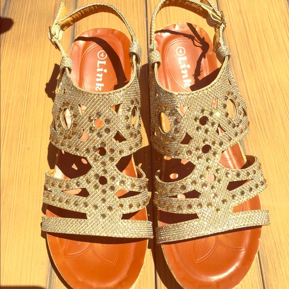 Link Shoes - 💥Host Pick💥Best in Shoes Party! Gold Sandal